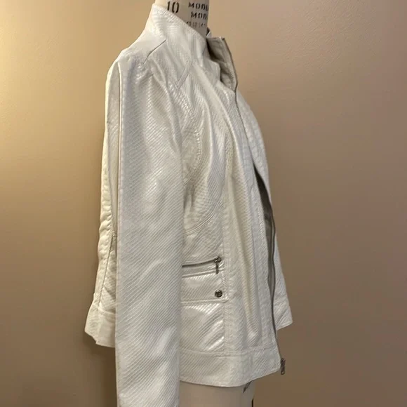 Roz & Ali faux leather animal print cream jacket with lining - Picture 6 of 9